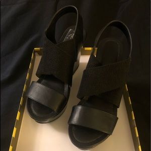 Kenneth Cole Reaction ~ Black Wedge Sling-backs